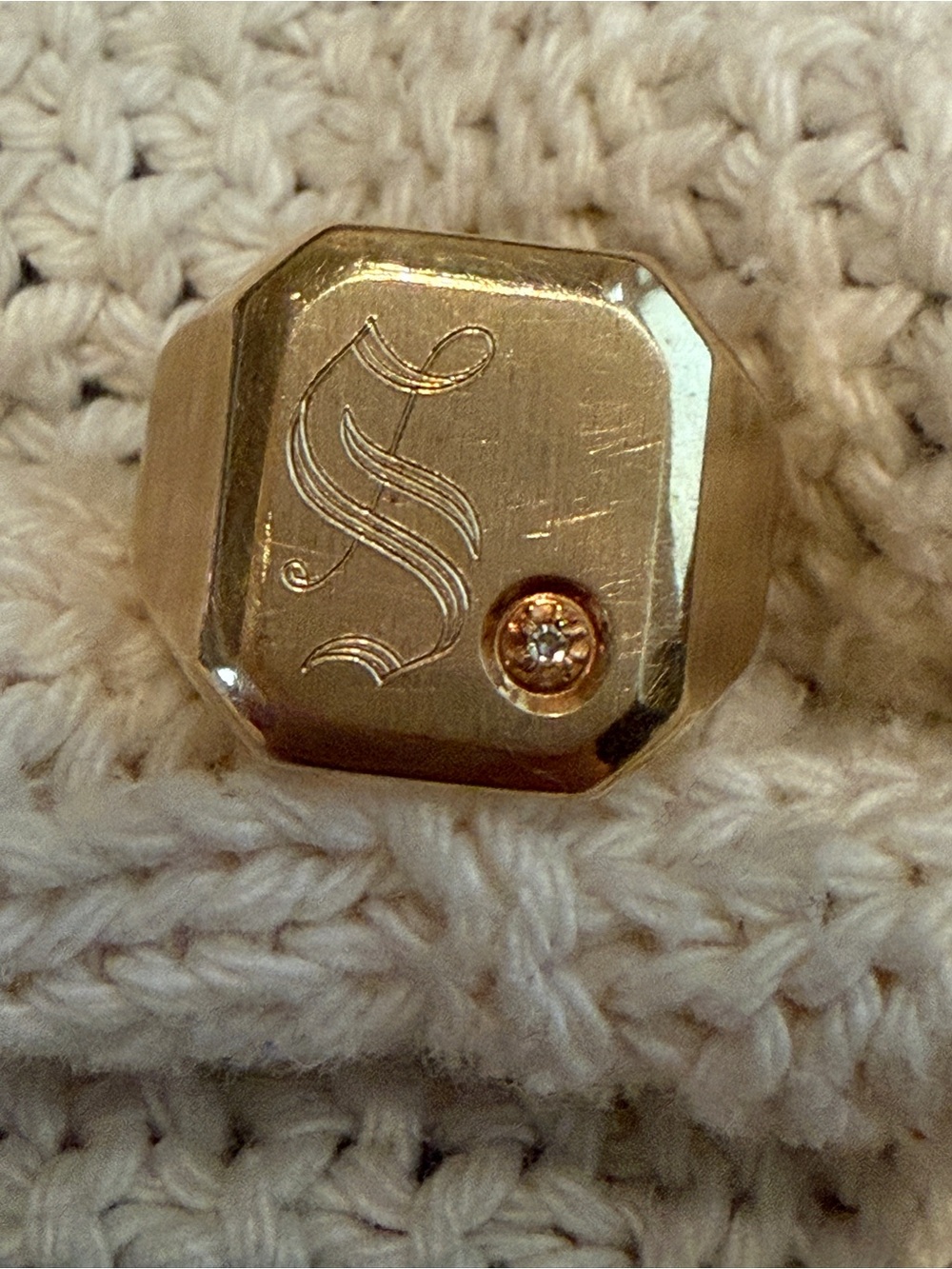 Men’s 14K gold signet ring letter S & small diamond
